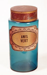 麻薬瓶、アニスヴェルトのラベル付き、1860年頃（青いガラス）